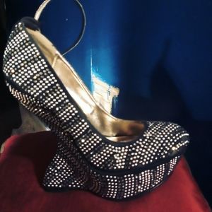 Women's shoes